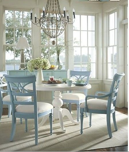 white and blue dining room via cottagechicstore Dining Room Table And Chairs, Cottage Dining Rooms, Kitchen Table Makeover, Kitchen Table Chairs, Sunroom Designs, Irish Cottage, Inspiration Kitchen, Beach House Interior, Trendy Kitchen