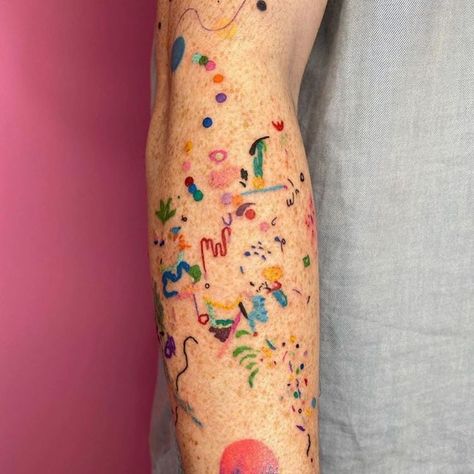 Small Artsy Tattoos, Small Color Tattoo, Funky Tattoos, Handpoke Tattoo, Doodle Tattoo, Cute Tiny Tattoos, Aesthetic Tattoo, Dream Tattoos, Dope Tattoos