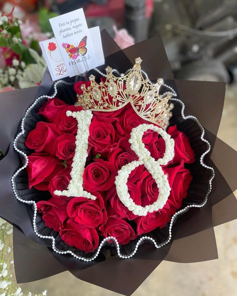 25 Red Roses 🌹 Be the first to give her a ramo buchon , no matter how big or small ♥️ 60 Roses Bouquet, 18th Photoshoot, Red Rose Bouquet, Roses Bouquet, No Matter How, Rose Bouquet, Red Rose, Red Roses, Bouquets