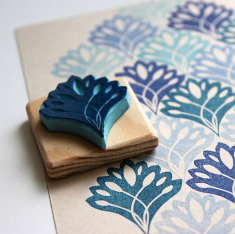 Hand Carved Rubber, Linocut Printmaking, Folding Origami, Hand Carved Stamps, Stamp Carving, Handmade Stamps, Linocut Art, Fabric Stamping, Scale Pattern