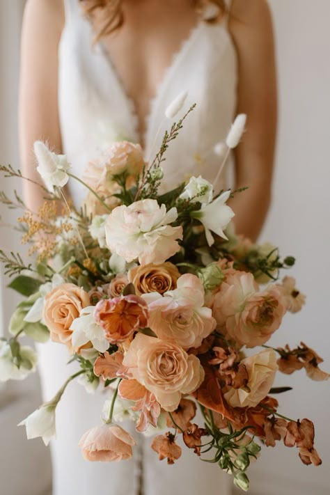 Earth Tone Wedding, Bridal Bouquet Flowers, Fall Wedding Bouquets, Fall Wedding Flowers, Neutral Wedding, Orange Wedding, Peach Wedding, Wedding Aisle, Bouquet Of Flowers