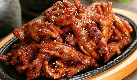 source: kkokkonara.com Korean Spicy Chicken Feet Recipe, Easy Chicken Recipies, Chicken Feet Recipe, Dim Sum Recipes, Banting Recipes, Chicken Menu, Korea Food, Bizarre Foods, Korean Chicken