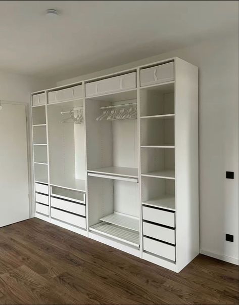 Small Bedroom Ideas Closet, Wardrobe Inspiration Closets, New Home Furniture Ideas, Walk In Closet Ideas For Small Spaces, Room Closet Ideas Bedrooms, Dressing Room Ideas Ikea, Space Saving Room Ideas, Closet Designs Layout Small Bedrooms, Bedroom Inspirations Wardrobe