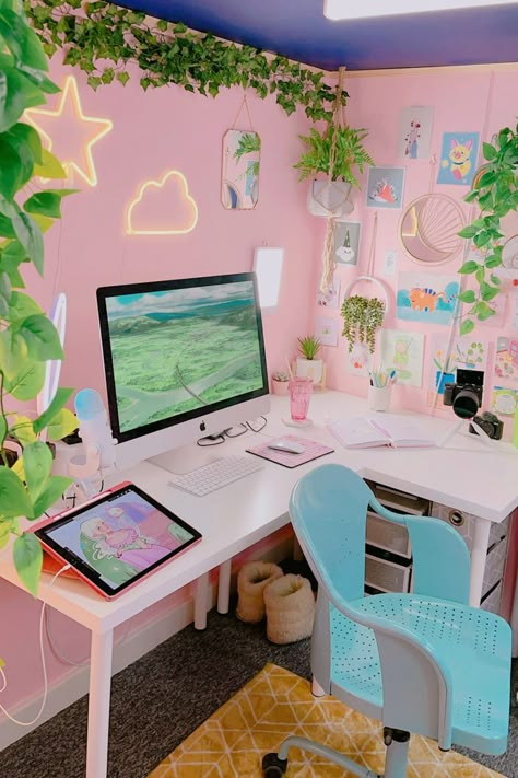 Cute Office Inspiration, Cute Gaming Room, Art Corner Bedroom, Kawaii Office, Digital Art Studio, Deco Pastel, Gamer Room Decor, Illustration Work, Dekorasi Kamar Tidur