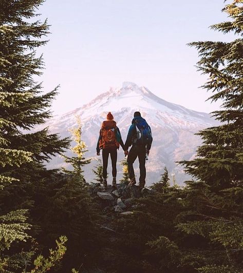 Chic Sparrow, Granola Girl Aesthetic, Survival Backpack, Zhangjiajie, Wolf Creek, Hiking Outfit Fall, Photography Winter, Mountains Travel, Hiking Destinations