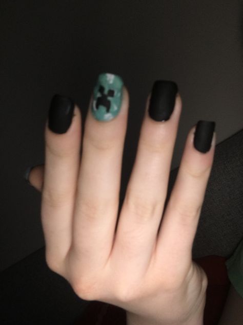 Minecraft nails Minecraft Nails, Creeper Minecraft, Nails Green, Nails Black, Green Nails, Black Nails, Minecraft, Nails, Green