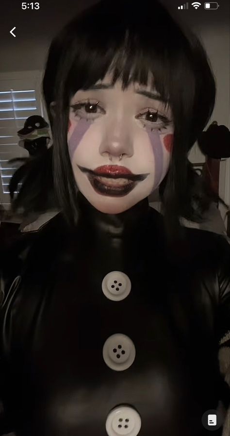 Clown Face Makeup, Puppet Makeup, Pokemon Halloween Costume, Goth Halloween Costume, Clown Costume Women, Monster High Halloween, Fnaf Costume, Puppet Costume, Pokemon Halloween