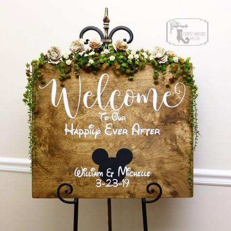 Wedding Welcome Sign Wood, Disney Wedding Decorations, Welcome Sign Wood, Disney Bridal Showers, Welcome Wedding Sign, Disney Inspired Wedding, Tema Disney, Disney Wedding Theme, Disney Fairy Tale Weddings