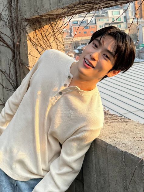 nct jaehyun Jaehyun Boyfriend Material, Valentines For Boys, Jaehyun Nct, Cha Eun Woo, Boyfriend Pictures, K Idols, Boyfriend Material, Nct 127, Nct