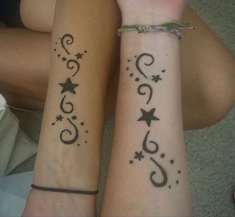 Henna Designs Stars, Simple Henna Art, Henna Designs Arm, Simple Henna Patterns, Small Henna Tattoos, Small Henna Designs, Hand Sketches, Cute Henna Designs, Cute Henna Tattoos