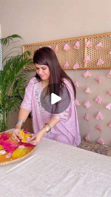 Ginni Packing Idea, Decoration Ideas For Pooja At Home, House Warming Rangoli Ideas, Coin Decoration Ideas For Wedding, Coin Gift Packing Ideas, Coin Decoration Ideas, Diy Return Gift Ideas, Coin Packing Ideas, Pooja Return Gift Ideas