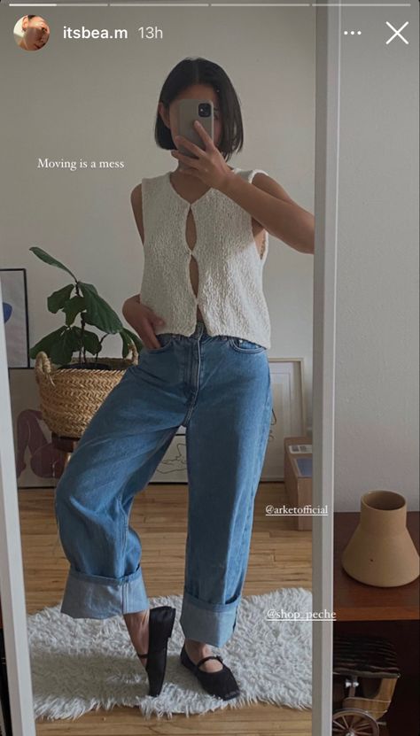 South Of Spain Outfit, Work Fits Casual, Size 16 Women Outfits Casual, Casual Teacher Outfits Jeans, Scandivian Style Outfit, Summer Outfits 2024 Women, Vintage Tshirt Outfit, Relaxed Chic Style, Europe Outfit Ideas