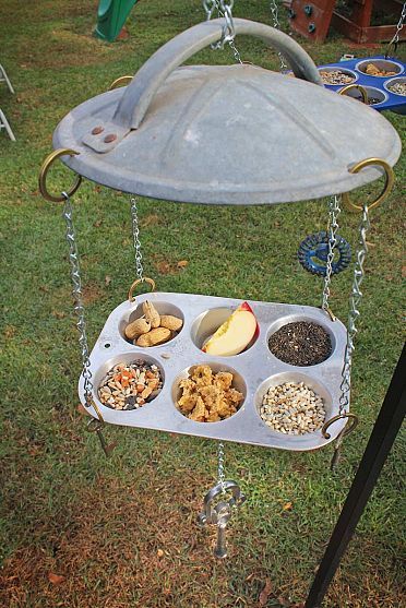 Repurposed / Upcycled Hillbilly Bird Feeders  I created these and one other one recently for a Birds & Blooms magazine DIY feature. It was to provide a solution for really inexpensive bird feeder construction at home. I used Homemade Bird Feeders, Diy Bird Feeder, Diy Birds, Bird Food, Backyard Birds, Bird Feeder, Garden Crafts, Clipboard, Birdhouse