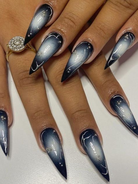 stiletto arua nails in black and white Black And White Nails Stiletto, Dolphin Nails, Black And White Nail, Black And White Nail Designs, Silver Nail Designs, White And Silver Nails, Airbrush Nails, Grunge Nails, Her Nails