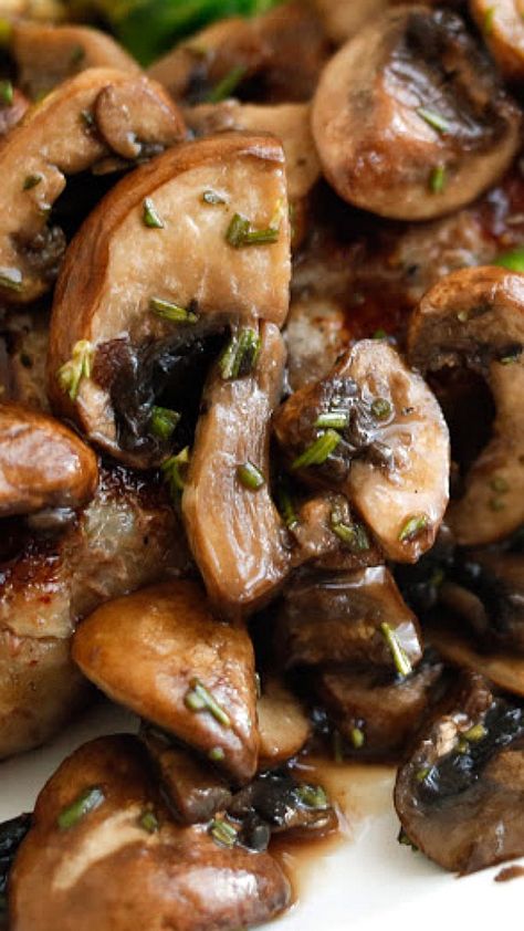 Rosemary mushrooms Rosemary Mushrooms, Caramelized Onions And Mushrooms, Side Recipes, Veggie Dishes, Mushroom Recipes, Side Dishes Easy, Vegetable Side Dishes, Vegetable Dishes, Timeline Photos