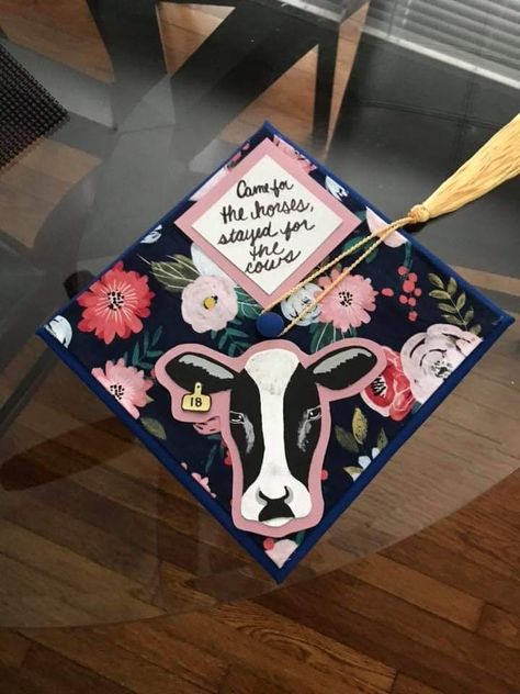 Agriculture Graduation Cap Ideas, Animal Science Graduation Cap, Agriculture Graduation Cap, Cow Graduation Cap, Science Graduation Cap, Senior Caps, Graduation Captions, Country Graduation, Graduation Cap Designs College