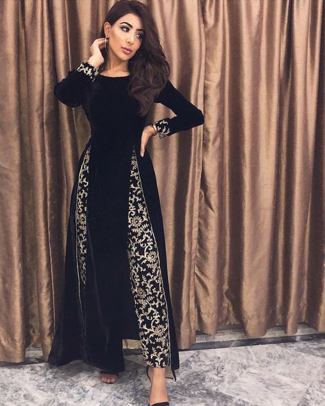 Velvet Dress Indian, Black Velvet Dress Long, Dress Pakistani, Velvet Dress Designs, Velvet Dress Long, Salwar Kamiz, Beautiful Dress Designs, Designer Party Wear Dresses, Stylish Party Dresses