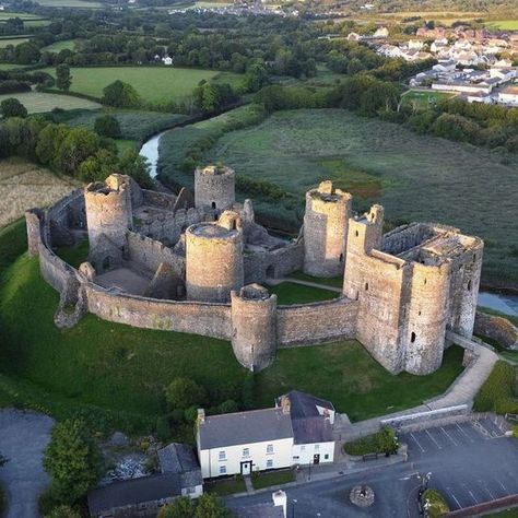 Kidwelly Castle, Castle Inspiration, View Tower, Stone Castle, Real Castles, English Castles, Castle Mansion, Medieval Fortress, Castle Aesthetic