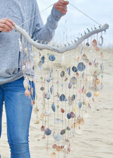 Seashell Projects, Driftwood Projects, Deco Nature, Diy Wind Chimes, Shell Crafts Diy, Sea Crafts, Driftwood Crafts, Sea Glass Crafts, Seashell Art