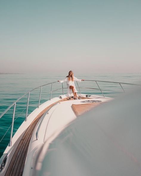 Boat Photoshoot, Yachts Girl, Yacht Life, Beach Lifestyle, In The Ocean, Travel Inspo, Beach Vibe, Travel Lifestyle, Travel Aesthetic