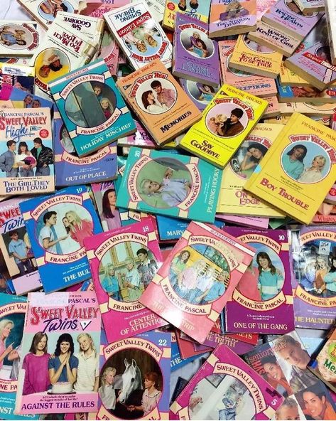 @eightiesgirls on Instagram: “📚 Sweet Valley 📚 #80s #90s #sweetvalleyhigh #nostalgia #childhoodmemories #rememberthis #books #vintagebooks #sweetvalleytwins…” Sweet Valley High, Back In My Day, Teen Girl Bedroom, Valley Girls, Coming Of Age, Deadpool Videos, Video Games Artwork, Video Game Covers, Vintage Books