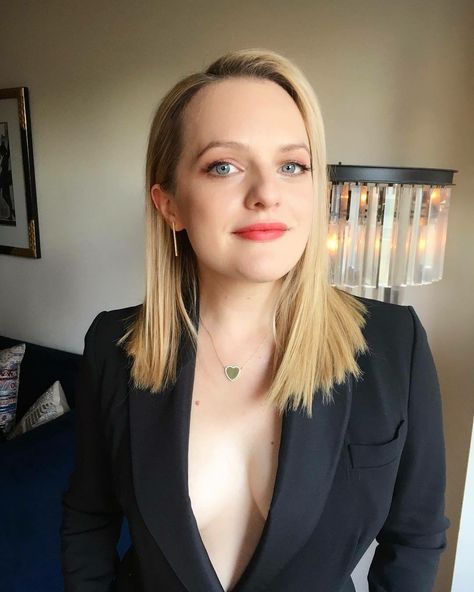 Girl Lips, Elizabeth Moss, Amazing Wedding Photography, Vanessa Williams, Elisabeth Moss, Instagram Makeup, Hair Girl, Retro Hairstyles, Makeup Fashion