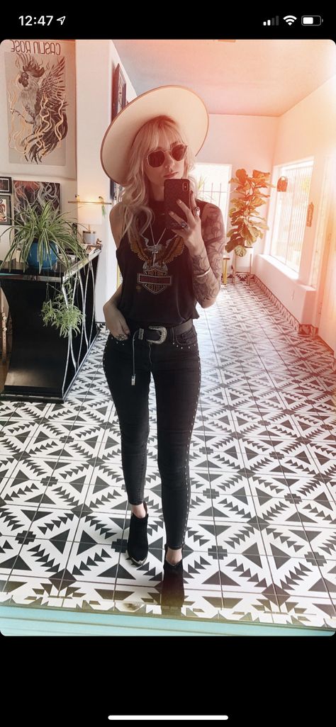 Rock N Roll Country Outfit, Rock N Roll Cowgirl Aesthetic, Western Goth Fashion, Rock Country Aesthetic, Witchy Western Aesthetic, Country Rock Aesthetic, Goth Cowgirl Aesthetic, Witchy Cowgirl, Rock N Roll Cowgirl