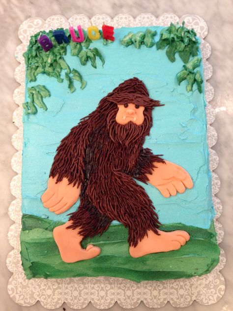 My Bigfoot / Sasquatch birthday cake for BT. Bigfoot Cake, Sasquatch Birthday, Bigfoot Toys, Bigfoot Party, Sasquatch Sightings, Bigfoot Birthday, Finding Bigfoot, Mysterious Creatures, Bigfoot Sightings