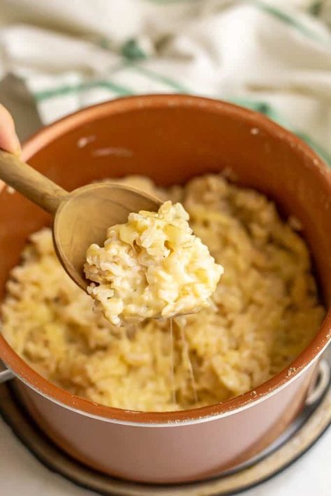 Cheesy brown rice is a delicious side dish that’s family-friendly, easy to make, and a great way to eat more whole grains. Cheesy Brown Rice Recipes, Easy Brown Rice Recipes Side Dishes, Brown Rice Sides, Brown Rice Side Dishes, Rice Side Dish Recipes For Chicken, Easy Brown Rice Recipes, Cheesy Rice Side Dish, Recipes With Brown Rice, Cheesy Brown Rice