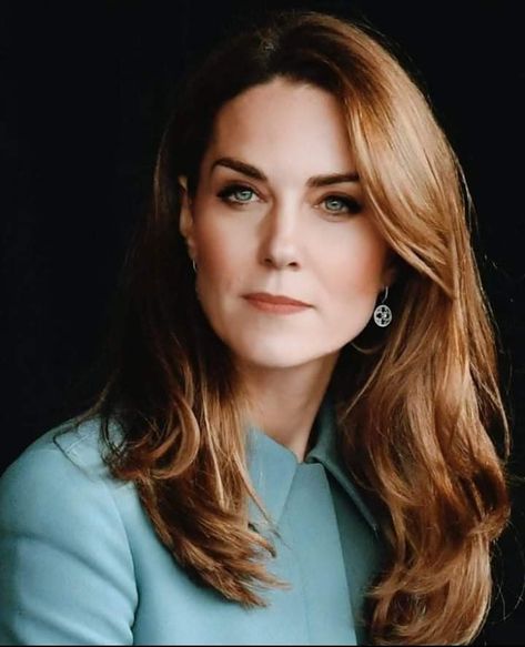 🌸💮cazzie💮🌸🇬🇧 on Twitter: "Wow our future Queen Catherine those eyes breathtaking 😍 ✨ 💖… " Pippa Middleton Bridesmaid Dress, Duchesse Kate, Düşes Kate, Diana Williams, Kate Middleton Hair, Duchesse Catherine, Kate Middleton Dress, Princess Katherine, Queen Kate