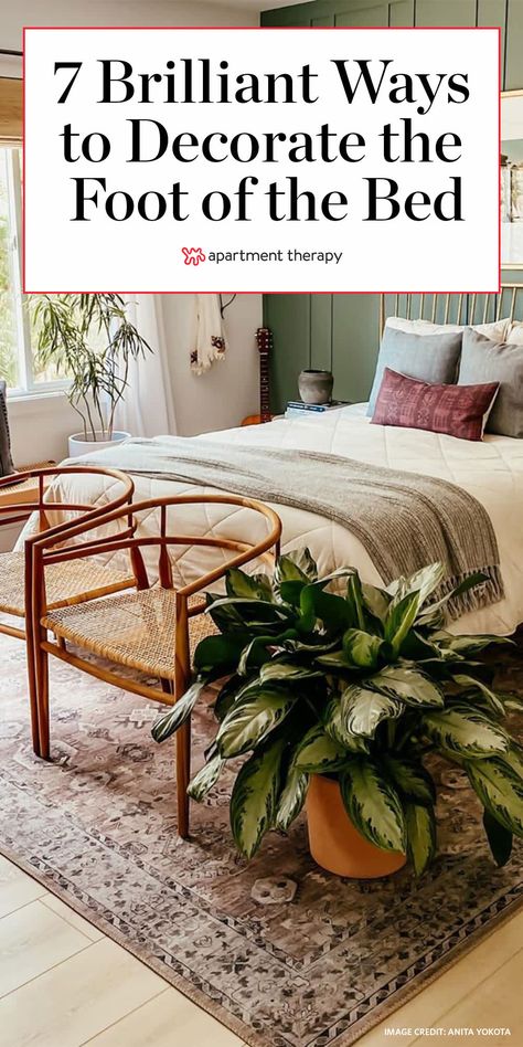 7 Unconventional but Brilliant Ways to Decorate the Foot of Your Bed Simple Bed Designs, Remodel Farmhouse, Indian Living Room, Cheap Apartment Decorating, Interior Livingroom, Cheap Farmhouse Decor, Indian Living Rooms, Interior Contemporary, Add Storage