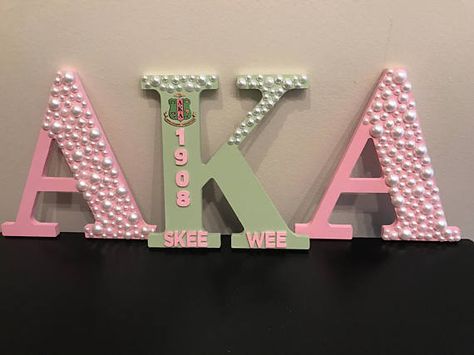 Aka Diy Gifts, Aka Staff Stick Ideas, Sorority Centerpieces, Aka Paddle Ideas, Aka Decorations, Alpha Kappa Alpha Paddles, Alpha Kappa Alpha Crafts, Alpha Kappa Alpha Gifts, Aka Gifts