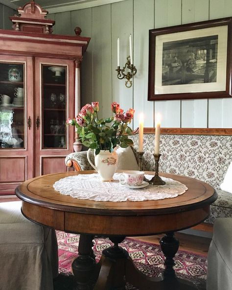 Street House, Stone Cottage, English Cottage, Rustic Dining Table, My Dream Home, Table Settings, Dream House, Cottage, Dining Table