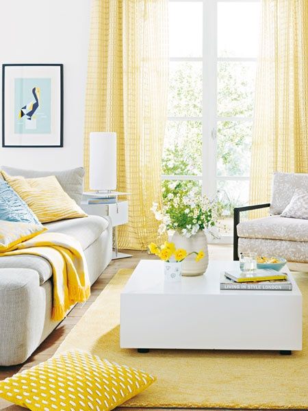 The Case for Matchy Matchy Decorating Yellow Living Room Colors, Summer Living Room Decor, Good Living Room Colors, Summer Living Room, Yellow Curtains, Yellow Living Room, Colour Trends, Living Room Color Schemes, Summer Living