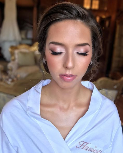 Bridal Makeup For Blush Dress, Bridal Makeup Shimmer, Mauve Bridal Makeup Dusty Rose, Bridal Makeup For Almond Eyes, Bridal Makeup With Eyeliner, Blush Pink Wedding Makeup, Pink Tone Bridal Makeup, Wedding Makeup For Brown Eyes Pink, Pink Natural Glam Makeup