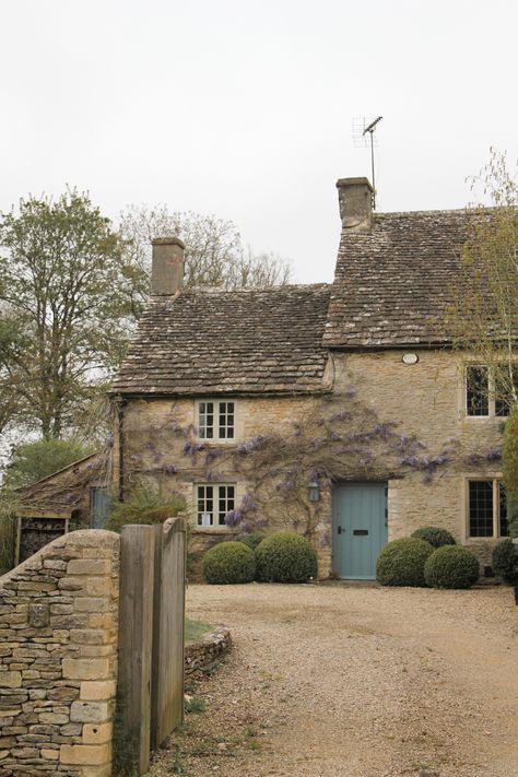 Country House Uk English Countryside, Countryside Modern Interior, Small House Uk, English Farmhouse Interiors, Cotswold Farmhouse, English Country Home Exterior, French Countryside House, Cotswolds Aesthetic, Stone Cottage Exterior