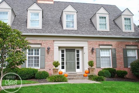 Sweet Chaos Home: Choosing Exterior Paint Colors -- Help Wanted! Rose Brick House Exterior, Pink Brick House Exterior Color Combos, Orange Brick House Exterior, Shutters Brick House, Brick House Exterior Colors Schemes, Orange Brick Houses, Paint Combos, Red Brick House Exterior, Shutter Colors