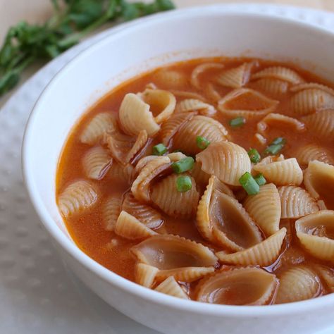 She sells seashells by the Mexican seashore 🐚 🌊 🍲  Sopa de Conchas, or Mexican Shell Pasta Soup. 🥄  A Mexican food classic 💗  Recipe + VIDEO on the blog ⬆️ link in profile 👆🏼 https://inmamamaggieskitchen.com/sopa-de-conchas/ #sopadeconchas #sopa #caldo #mexicansoup  #mexicanfood #comidamexicana #mexicanfoodtruck #delicious #mexicanfoodisthebest #mexicanfoodislife #mexicanfoodie #mexicanfoodporn #mexican #mexicano #querico #mexicanfoodlover #mexicanfoods #mexicanfoodpic Chicken Soup Recipes Easy, Mexican Soup Recipes, Shell Pasta, Soup Video, Mexican Pasta, Stews Recipes, Authentic Mexican Recipes, Mexican Soup, Mexican Foods