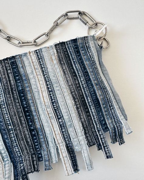 upcycling art | GONE Lobelia #upcyclingbag#art#denim#fjuralove#stripes | Instagram Denim Upcycle Ideas, Denim Upcycling Ideas, Recycle Fashion Ideas, Upcycled Denim Bag, Sewing Projects Upcycling, Trash Upcycle, Upcycle Outfits, Upcycled Aesthetic, Upcycling Clothes Ideas