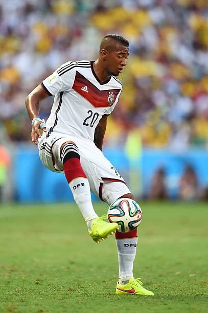 Alemania Ghana 14 Germany Squad, Soccer Defender, Soccer Is Life, Soccer Rules, Jerome Boateng, Germany Football Team, Alphonso Davies, Germany Football, Football Photography