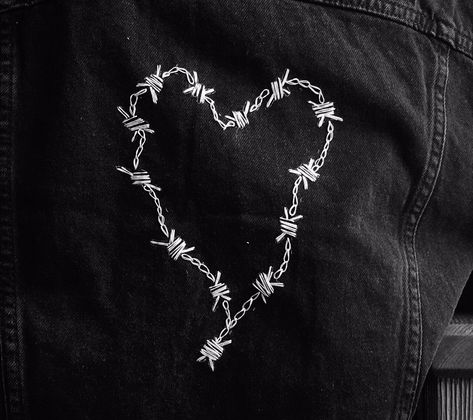 Modified Clothing, Coin Purse Crochet Pattern, Barbed Wire Heart, Custom Jeans Diy, Diy Pants, Diy Jewelry Making Tutorials, Clothes Embroidery Diy, Wire Heart, Embroidery Tshirt