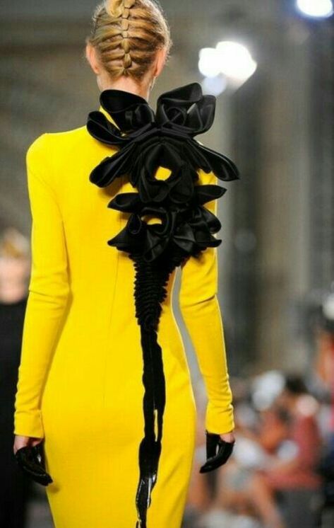 Gown Ideas, 파티 드레스, Fashion Elements, Stephane Rolland, Principles Of Design, Couture Mode, Couture Details, Yellow Fashion, Black And Yellow