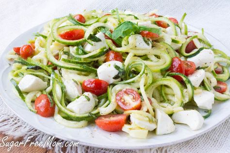 Low Carb Caprese Zucchini Noodle Pasta Salad Noodle Pasta Salad, Zucchini Noodle Pasta, Salad Caprese, Tartiflette Recipe, Noodle Pasta, Zucchini Noodle, Zucchini Noodle Recipes, Make Ahead Salads, Resep Salad