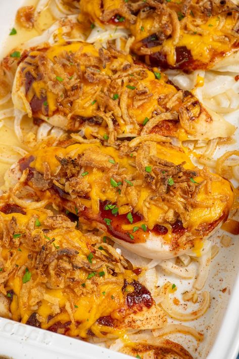 Cheesy BBQ Chicken Cheesy Bbq Chicken Bake, Bbq Chicken Bake, Grilled Bbq Chicken Breast, Bacon Bbq Chicken, Baked Bbq Chicken Recipes, Oven Baked Bbq Chicken, Gluten Free Bbq, Chicken Melts, Bbq Chicken Breast