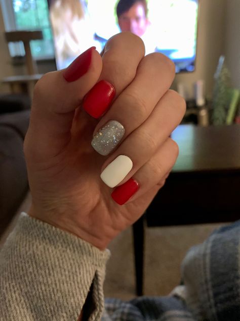 Formal Christmas Nails, Red And White Holiday Nails, Red Silver And White Nails, Red Anniversary Nails, Red White And Silver Nails, Red White And Gray Nails, Red White Silver Nails, Red White Glitter Nails, Graduation Nails Red And White