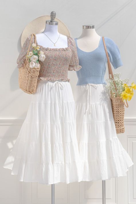 White Tiered Skirt Outfit Aesthetic, White Frilly Skirt Outfit, White Midi Skirt Outfit, Vintage Outfits 90s Retro, White Skirt Outfit, Preppy Chic Outfits, White Skirt Outfits, Modest Girly Outfits, Outfit Basic