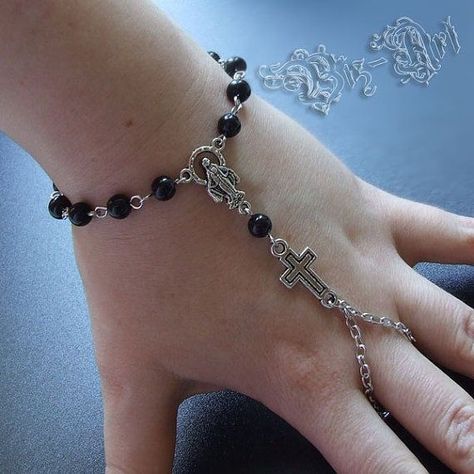 Rosary Ideas, Bracelet Gothic, Catholic Bracelet, Rosary Jewelry, Catholic Jewelry, Rosary Bracelet, Christian Jewelry, Original Jewelry, Hand Jewelry