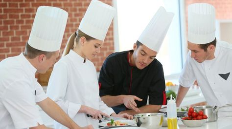 3 Fundamental Ways Compliance Training Safeguards Your Restaurant - eLearning Industry Fat Burning Soup, Curb Appetite, Fine Cooking, How To Make Smoothies, Sous Chef, Grass Fed Butter, Culinary School, Kitchen Helper, Culinary Skills