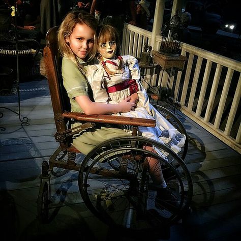 Annabelle Doll Movie, Talitha Bateman, Annabelle 1, Annabelle Creation, Annabelle Doll, Ghost Movies, Movie Genres, Cultura Pop, Baby Halloween