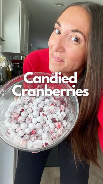 Jacqui Saldaña Simple Recipes on Instagram: "The BEST Candied Cranberries in less than 20 minutes! What I love most about these little gems is the texture. They have a slightly crunchy outside and a juicy inside. These are the perfect balance of sweet + tart 🤗 Start with a bag of cranberries (give them a good rinse first) then toss them in a bowl with a 1/4 cup water, the juice of half a lemon and 1/4 cup sugar. Stir until the sugar dissolves and the cranberries are all coated in the sugared mi Candied Sugared Cranberries, Sugared Cranberries Baked, Lemon Cranberry Recipes, Cranberries Soaked In Orange Juice, Sugar Coated Cranberries Holidays, Tiktok Candied Cranberries, Candy Cranberry Recipe, Sugared Cranberries With Orange Juice, Candy Coated Cranberries